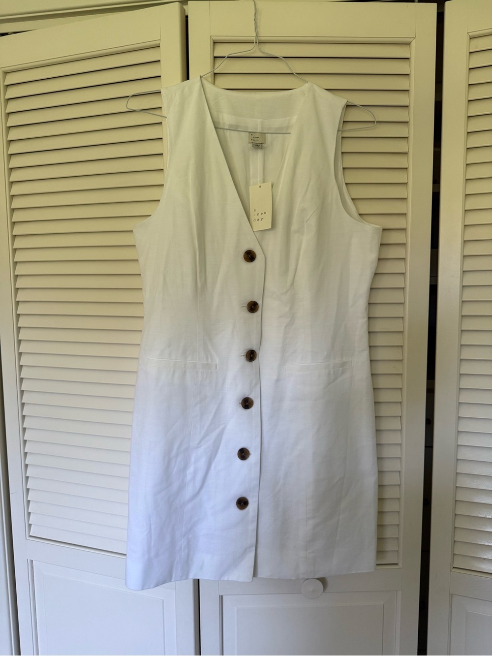NWT a new day White Sleeveless Button-Front Dress size Large